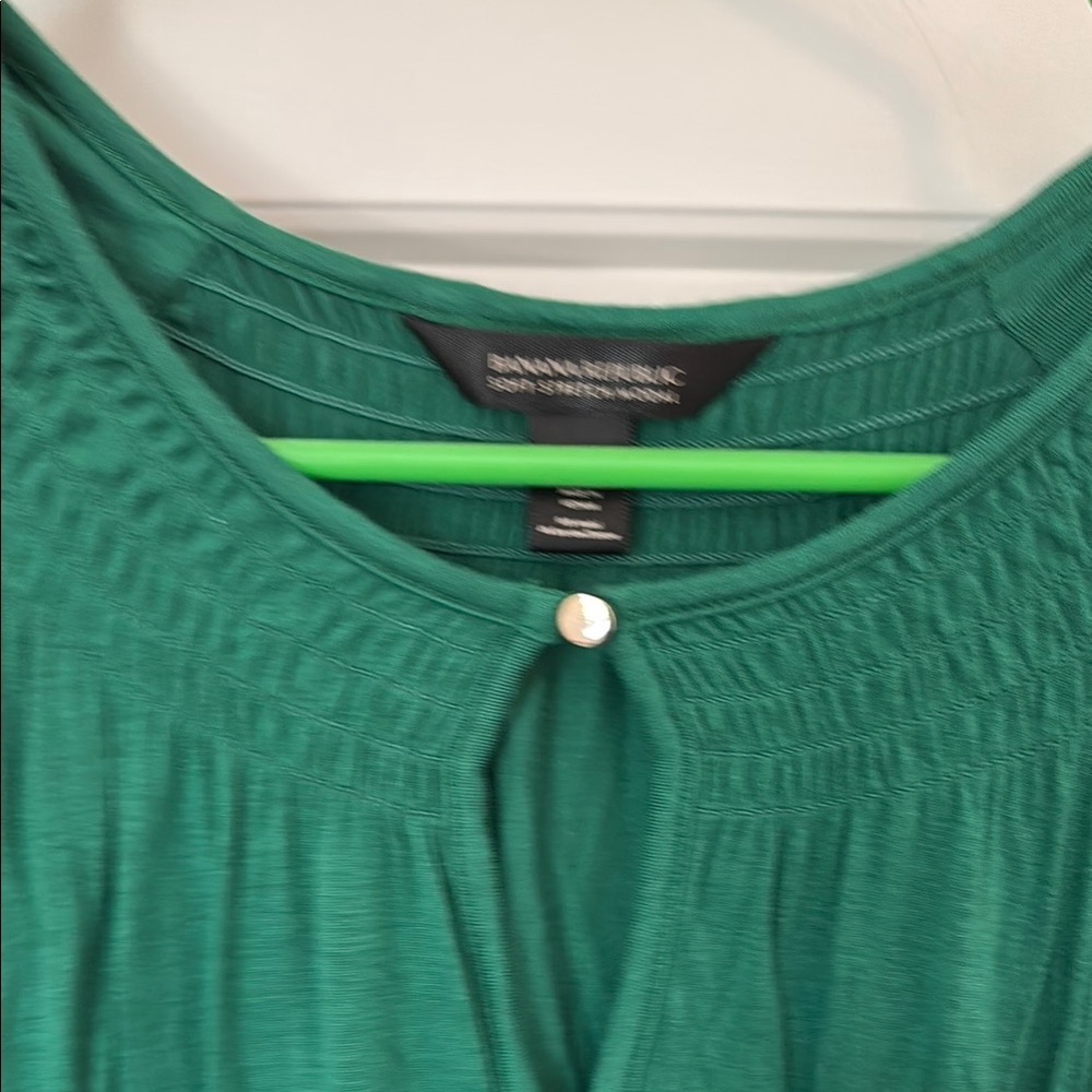 Banana Republic Green Pleated Sleeveless Top - Picture 3 of 10